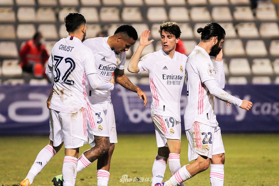 ماتشليفربولضدمانشستريونايتدمباشرمواجهةناريةفيالدوريالإنجليزي